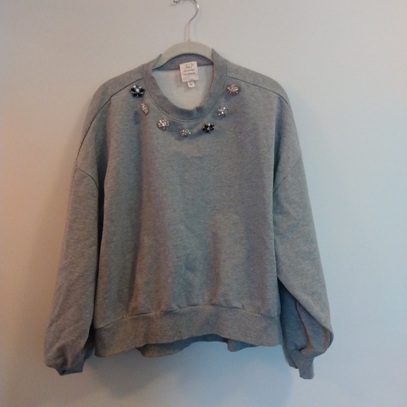 CLINQ A SEPT SWEATER SIZE: M - Picture 1 of 5